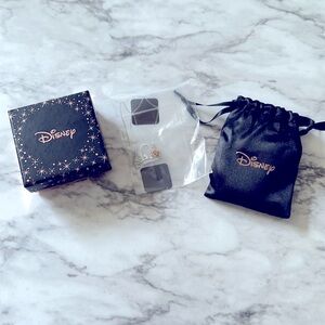 NWOT - Disney beauty and the beast necklace 18’’